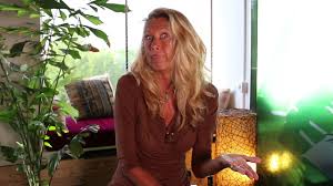 Aug 04, 2021 · op woensdag 25 augustus sluiten willy sommers en anne de baetzelier de zomer af met een ongezien muzikaal feest aan het epernayplein in middelkerke. Anne De Baetzelier Heeft Een Verborgen Singletje Youtube