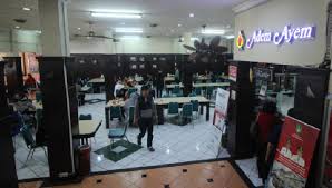 Pasangan memimpikan punya rumah tangga yang bahagia. Adem Ayem Sajikan Gudeg Khas Solo Tilik Keistimewaanya Travel Tempo Co