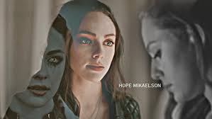 Hope Mata Al Escuadrón/Cleo Mata a Hope en una Simulación  (Legacies:T.4/E.6: Latino)