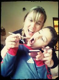 Llega el Aguinaldo de Chocolate. El único aguinaldo que podés ganar con una  selfie. Participá del sorteo de 15 packs x2 de Danette subiendo una selfie  comiendo Danette + los últimos tres