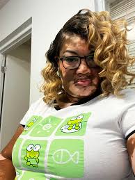 Oops 😬... Careful kingo 👑..you have no power against that look  👁️‍🗨️😌🐈‍⬛