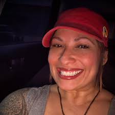 What food pairs well with pizza?