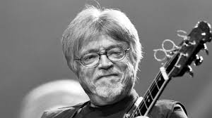 He is member in locomotiv gt and was member in omega, a prominent personality of the hungarian pop music. Ki Volt A Parja Nagy Parosok Kviz Szavazo Hu