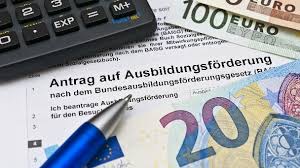 Abzüge gibt es, wenn du, deine eltern oder dein lebenspartner gut verdienen. Faq Zur Ausbildungsforderung Und Zum Studium Bmbf
