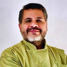 Este miércoles, Daniel Coole, Director General de SushiTake, #franquicia  líder en el mercado internacional de comida japonesa, participa en nuestra  sección "B&A Entrevista a".