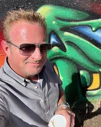 Out and about shooting today . Hope everyone is having a kick ass Friday.  #robpitts #rabbit #youtube #filming #video #shades #sunglasses  #louisvuitton #selfie #sun #yeahthatgreenville #art #graffiti