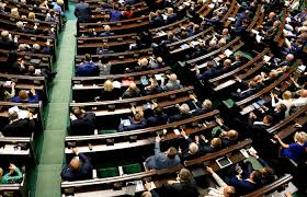 Jak podaje wp, taki scenariusz jest dyskutowany, gdyż coraz więcej osób w. Pis Przepchnal Lex Tvn Przez Sejm Wczesniej Powtorzyl Przegrane Glosowanie Opozycja Oszusci