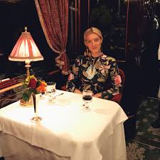 W luksusowym pociągu ginie wpływowy biznesmen. Does The Orient Express Live Up To Its Glamorous Golden Age Reputation Vogue