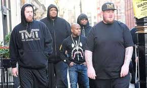 Floyd mayweather)‏ ولد 24 شباط 1977 م في ميشيغان، الولايات المتحدة، هو ملاكم أمريكي محترف يصنف ضمن فئة وزن خفيف. 15 Ø§Ù„Ø£Ø³Ø±Ø§Ø± ÙÙ„ÙˆÙŠØ¯ Mayweather ÙÙŠ Gfs ØªØ±ÙŠØ¯ Ù…ÙƒØ´ÙˆÙ Ø­Ø¨ Ù†ØµØ§Ø¦Ø­ ÙˆÙ…Ø¹Ù„ÙˆÙ…Ø§Øª Ù…ÙÙŠØ¯Ø© Ø­ÙˆÙ„ Ø§Ù„Ø¹Ù„Ø§Ù‚Ø§Øª ÙˆØ§Ù„Ø²ÙˆØ§Ø¬