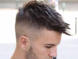 Cara menata dan merawat gaya rambut ini juga gampang banget, kita hanya perlu menyisir rambut kea rah belakan dan gunakan pomade untuk menatanya. Gambar Gaya Rambut Pria Cepak Belakang Panjang Cahunit Com