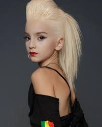 Luv'd previewing @helenyarmak's new candy color fur collection, it's  soooooo rock and roll!🤘🖤 Especially luv the military inspired lamb jacket  with utility pockets, snaps and chunky zips 💚💘🩵 Thank u @sofiserdi  @carlbroadyphoto