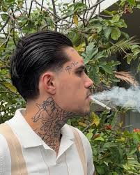 Born to die, in the meantime, get money. @vivonostra Launch Feb 1💙