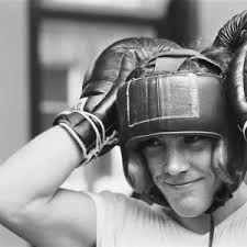 Modern Frame 12x10 of Alan Minter (born 17 August 1951) is a British former  professional boxer who competed