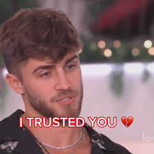 Věřila jsem mu taky 💔 snad Adri nevypadne #loveisland #loveislandczsk  #loveisland2023 #loveislandczsk2023 #loveisland2023czsk #adrianabrabencova  #lujambor #lacojambor #luaadri #adrialu