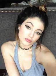 16 Celebrities Who Really Need To Change Their Instagram Poses Kylie Jenner Makeup Jenner Makeup Kardashian Kylie Jenner
