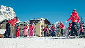 4 funivie, 27 seggiovie e 5 skilift. Direttamente Sulle Piste Da Sci Ski In Ski Out Hotel Picture Of Hotel Villa Argentina Cortina D Ampezzo Tripadvisor