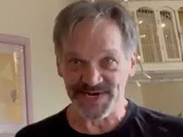 Steve McMichael enters Pro Football Hall of Fame in powerful scenes as the  Bears star, ravaged by ALS, is joined by his Chicago teammates at his home 