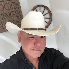 Oziel Mendoza's Instagram, Twitter & Facebook