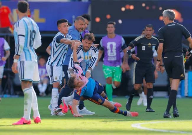 Tây Ban Nha vô địch World Cup: Nahuel Molina gây phẫn nộ khi tấn công Rodri và Gavi