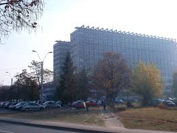 Este o construcție pe 12 nivele si are 8 lifturi. Spitalul JudeÈean De UrgenÈÄ Dr Constantin OpriÈ