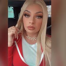 Lexi Gee's Instagram, Twitter & Facebook