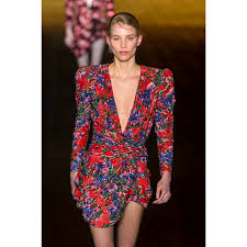 Allez fouiller dans la garde,robe de votre maman ou ressortez votre jeans favori de vos tiroirs. Mode Les Tendances Loufoques Des Annees 80 Qui Font Leur Come Back Marie Claire Belgique