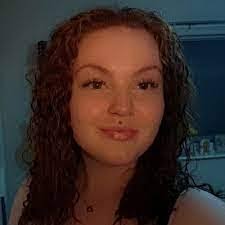 Amber Cram's Instagram, Twitter & Facebook