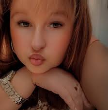 Celebrating “Flowers” being #1 around the world again this week! I love  that this record is connecting in such a positive way & it's a pleasure to  continue creating music for you.