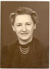 Lora Frederick's Instagram, Twitter & Facebook