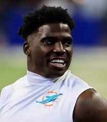 Should I trade for Hill and Achane in fantasy football?