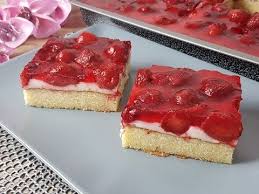 Erdbeerschnitte Leicht Und Fruchtig P S Backparadies Youtube Kuchen Und Torten Rezepte Erdbeer Blechkuchen Kuchen Und Torten