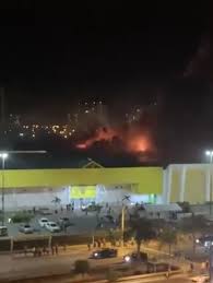 Check spelling or type a new query. Shopping E Evacuado Durante Incendio Em Aracaju Video