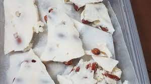 Stir Up This White Chocolate Bark With Almonds And Almond Flavoring For A Sweet Treat That Can Chocolate Almond Bark Christmas Bark Recipes Almond Bark Recipes