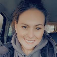 Ashley Schweigert's Instagram, Twitter & Facebook