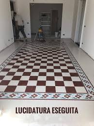 Le pavimentazioni possono essere rese assai personali ed eleganti, grazie alla posa in opera delle cosiddette greche decorative. Pavimento In Graniglia Di Marmo Che Passione Cose Di Casa