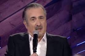 Ο λάκης λαζόπουλος έδωσε αυστηρή απάντηση στους επικριτές του, ξεκαθάρισε τη στάση του απέναντι στη σάτιρα και την πολιτική και έβαλε σε τάξη τη σχέση του με τον γρηγόρη αρναούτογλου. Tasoyla Lazopoyloy Pe8ane H Syzygos Toy Lakh Lazopoyloy Biografiko Sok