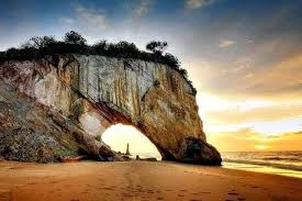 Perjalanan menelusuri pantai di kawasan miri telah membawa kami kepada satu the 'drinking horse of tusan beach' what tusan cliff sudah runtuh, pantai tusan bekenu miri. Sarawak Aritok Pantai Tusan Bekenu Miri Sarawak Yang Facebook