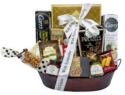 These condolence gift ideas are perfect for honoring bereaved families in their time of need. Amazon Com With Sincere Sympathy Condolence Gift Basket Gourmet Candy Gifts Grocery Gourmet Food
