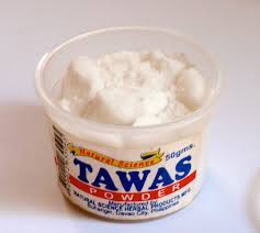 Belah jeruk menjadi dua bagian. 5 Petua Putihkan Celah Peha Hilangkan Hitam Kasi Cerah