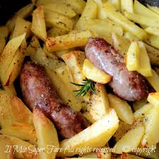 In genere non aggiungo altri grassi, ma copro la carne con pubblicato da elena amatucci il 20 ottobre 2017alle 11:42 aggiornato il: Salsiccia E Patate In Padella O In Forno Secondo Piatto Facile