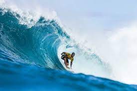 How old is gabriel medina pinto from brazil? Kelly Cestari