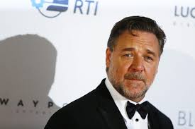 Ce trio infernal, qui vit la nuit, attire les regards dans tous les bars et dancings du texas. 4 Russell Crowe Movies On Netflix And Amazon Prime Video Right Now