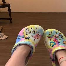 Aesthetic Black Crocs With Charms Pin On Crocs