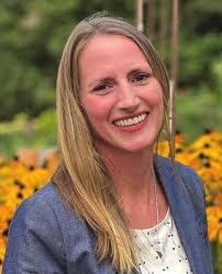 Rachael Brooks's Instagram, Twitter & Facebook