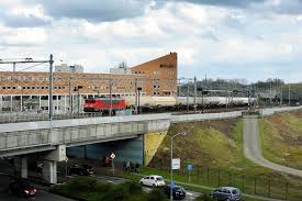 Find station information, search timetables and book tickets to and from zwijndrecht. Zwijndrechts Masterplan Moet Fraai Stationsplein En 1750 Woningen Opleveren Dordrecht Ad Nl