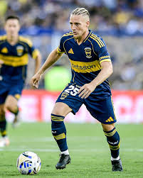 ?? El DEBUT de Santiago Ascacibar con la camiseta de Boca Juniors: ? 1° en faltas recibidas (4). ? 26/31 pases exitosos. ? 8/12 duelos terrestres ganados. ? 3 quites exitosos. ?? ¿