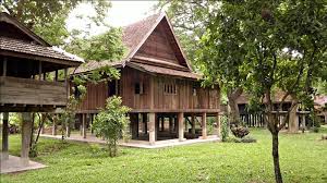 Musee Des Maisons Traditionnelles Thailandaises A Chiang Mai Maison Traditionnelle Maison Et Maison Style