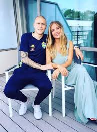 Maja nilsson lindelöf on instagram: Victor Lindelof Girlfriend Shirtless Photos Salary And Family Famewatcher