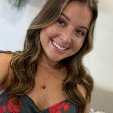 Danielle Marchand's Instagram, Twitter & Facebook