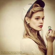 A League Of Their Own Hair Dos Style Hair Styles